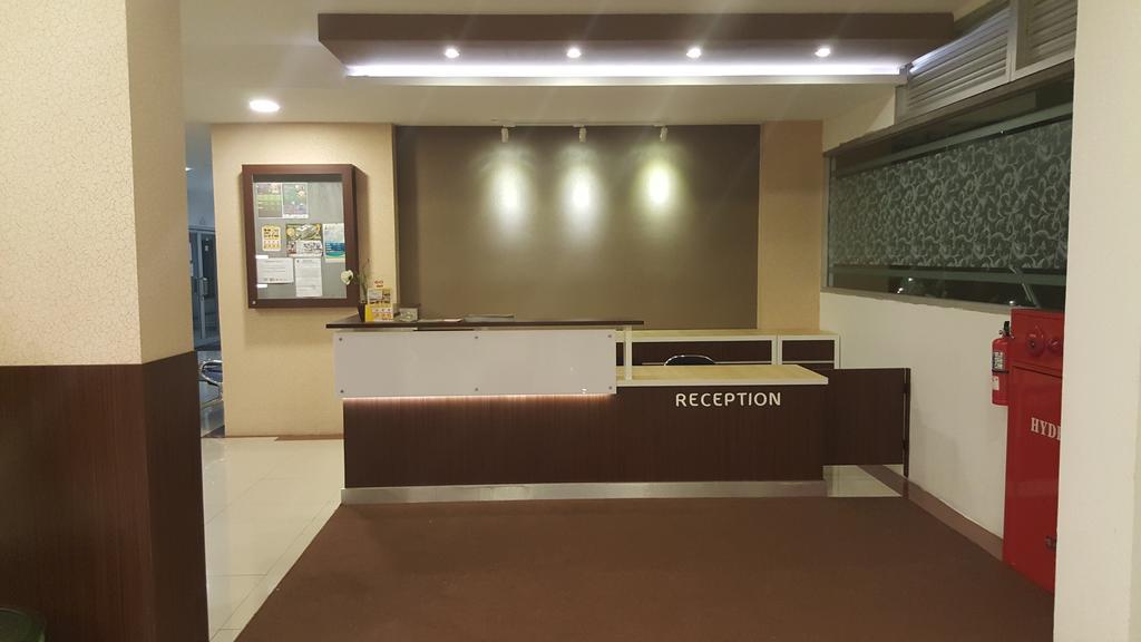 Reddoorz Apartment @ Emerald Towers Bandung Dış mekan fotoğraf