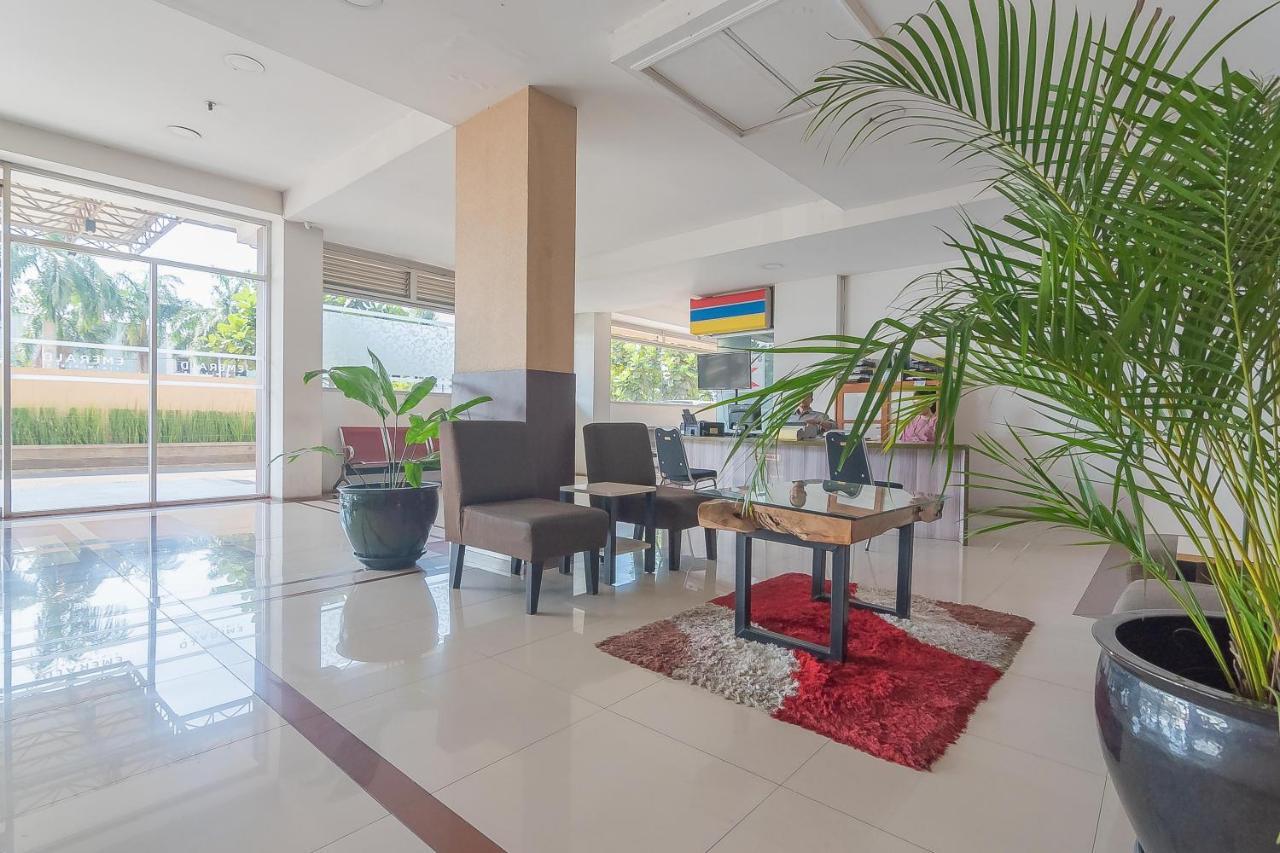 Reddoorz Apartment @ Emerald Towers Bandung Dış mekan fotoğraf